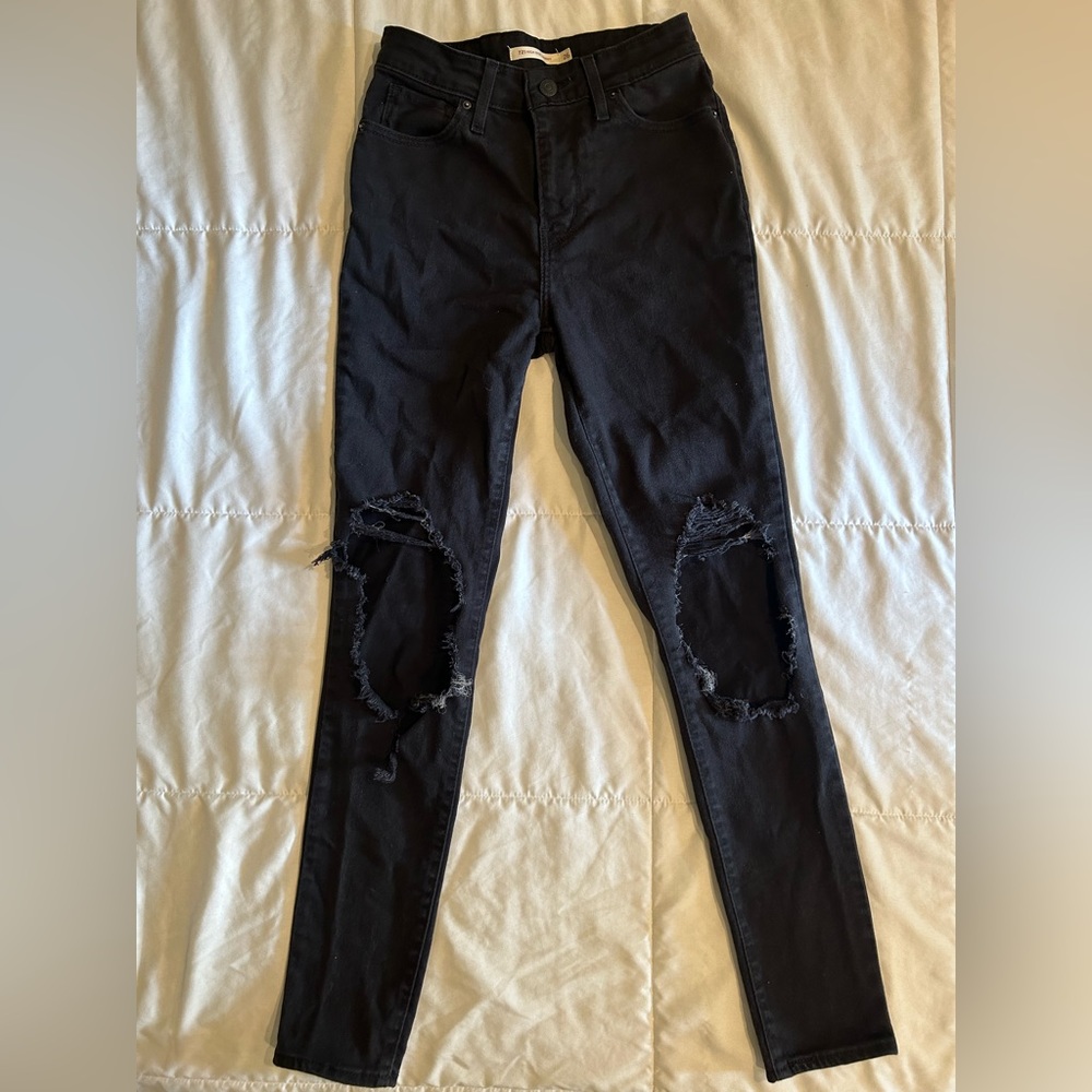 Women’s High Rise Black Levi’s Pants